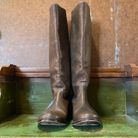 Frye Melissa Button Leather Back Zip Boots- Size 8 - Picture 4 of 16